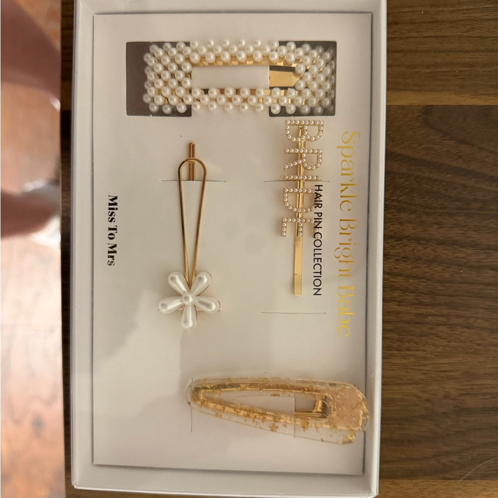 Pearl and Gold Hair Accessory Set